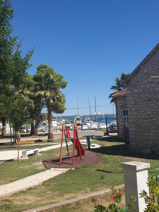 Apartments Martinovic By The Sea Kukljica Zewnętrze zdjęcie